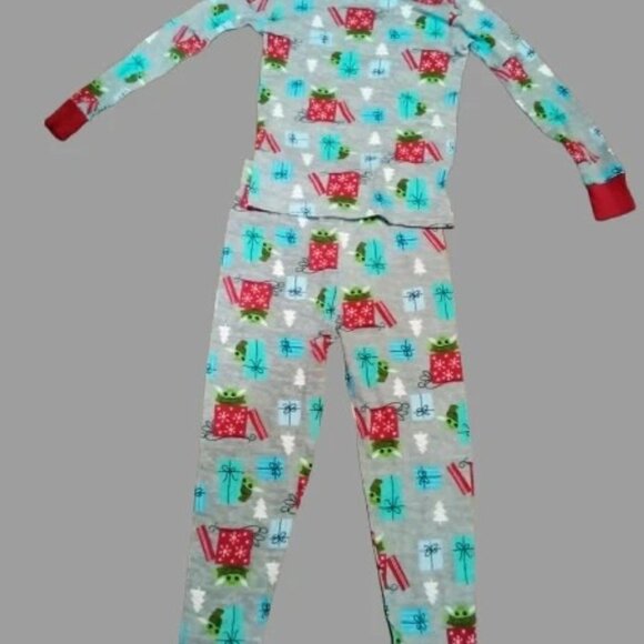 Old Navy Pajama Set w/Star Wars Grogu Christmas Print 2 Pc Unisex Sz 6 Small - Picture 1 of 12
